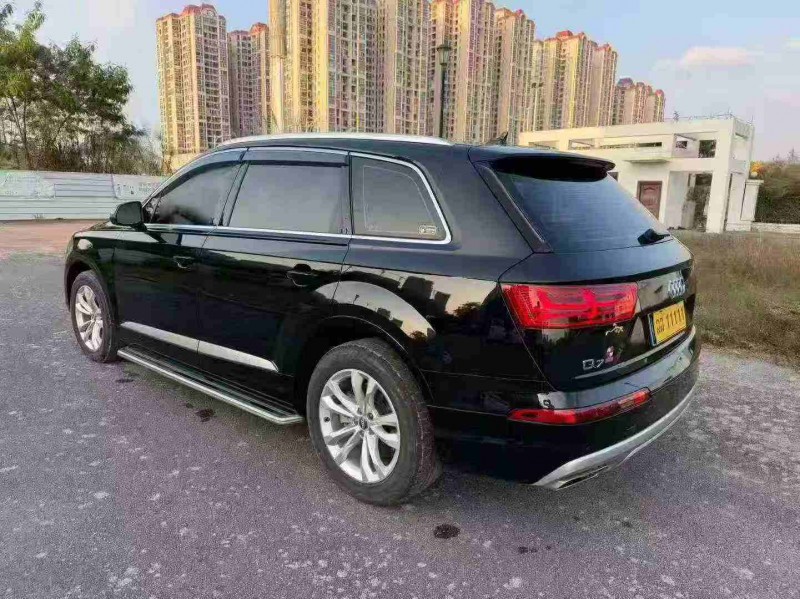 南宁19年奥迪Q77