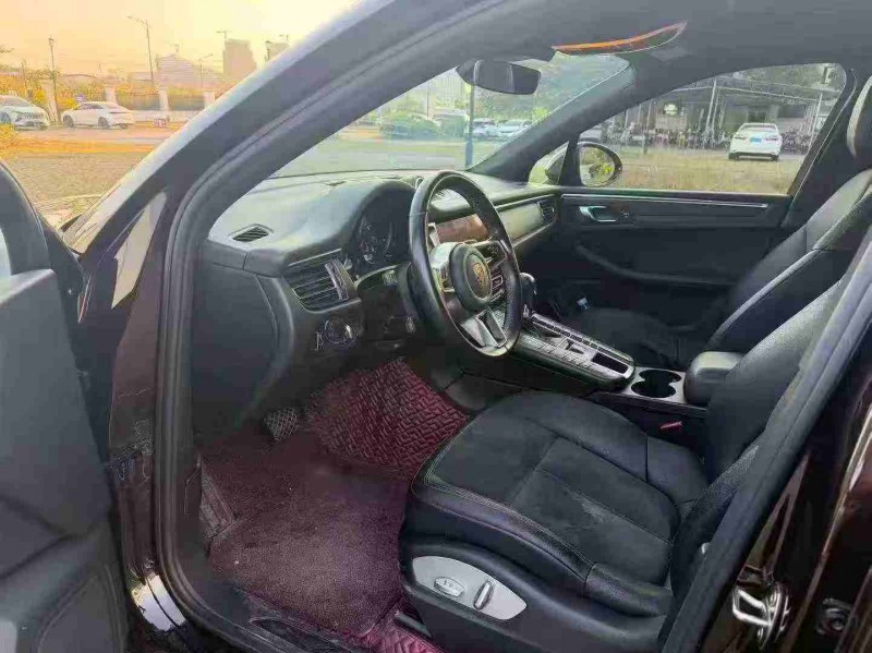 南宁18年保时捷Macan4