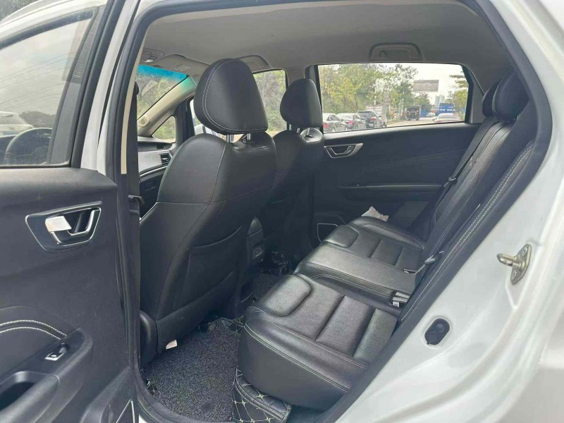 南宁19年吉利远景6