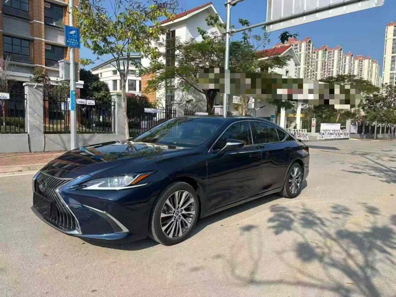 南宁21年雷克萨斯ES2