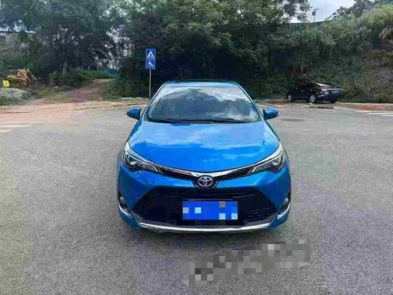 南宁18年丰田雷凌1