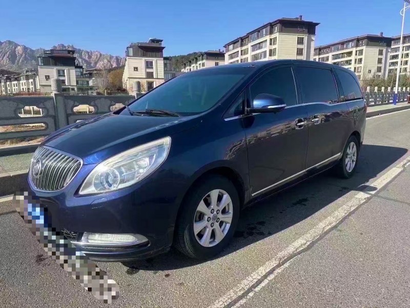 青岛16年别克GL82