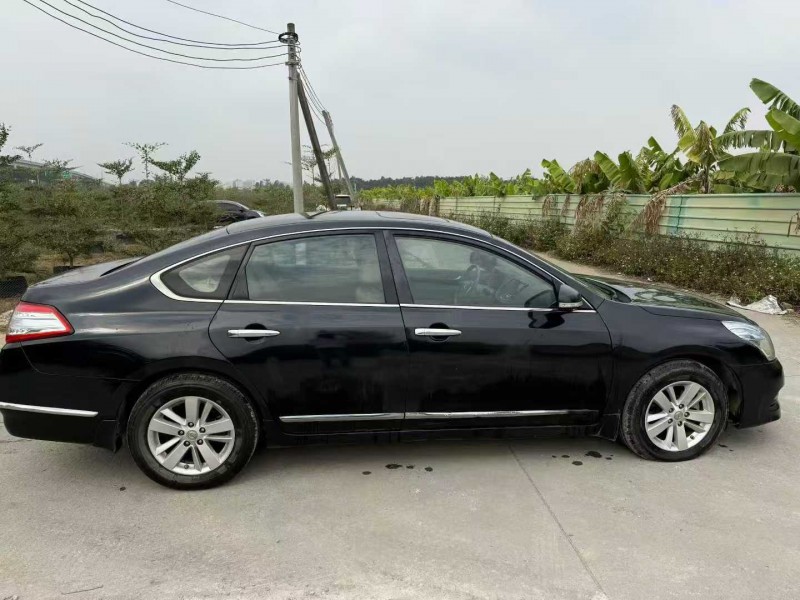 中山11年日产天籁3