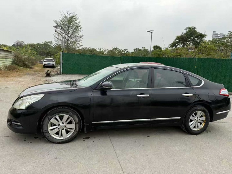 中山11年日产天籁5