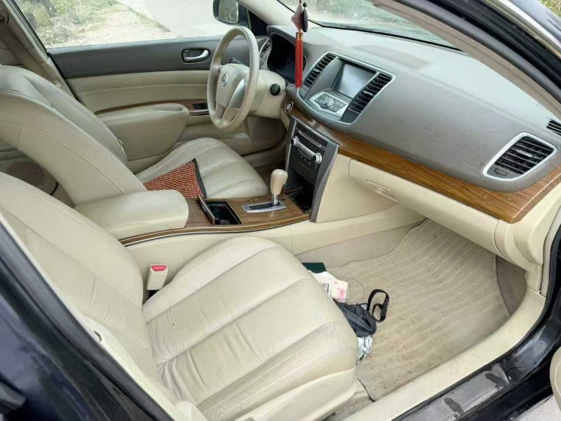 中山11年日产天籁8