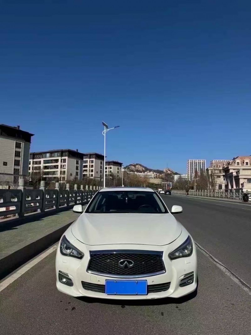 青岛16年英菲尼迪Q50L1