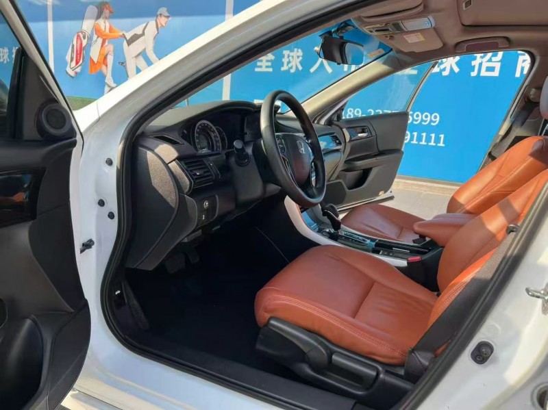 深圳17年本田雅阁6