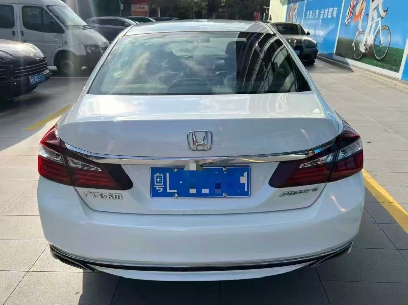 深圳17年本田雅阁9