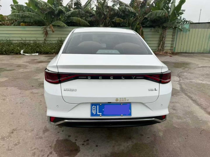 中山22年吉利帝豪4