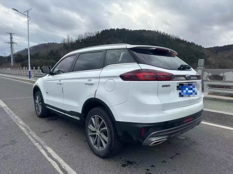 青岛19年吉利博越7