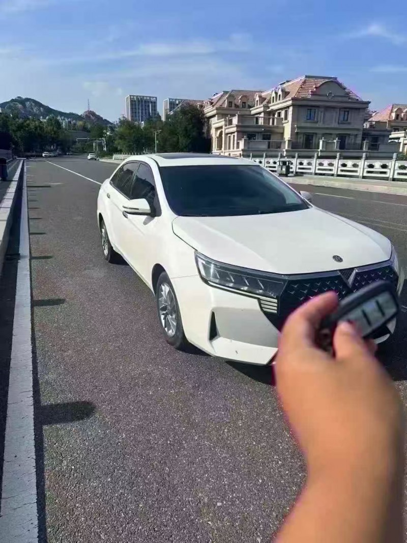 青岛22年启辰D603