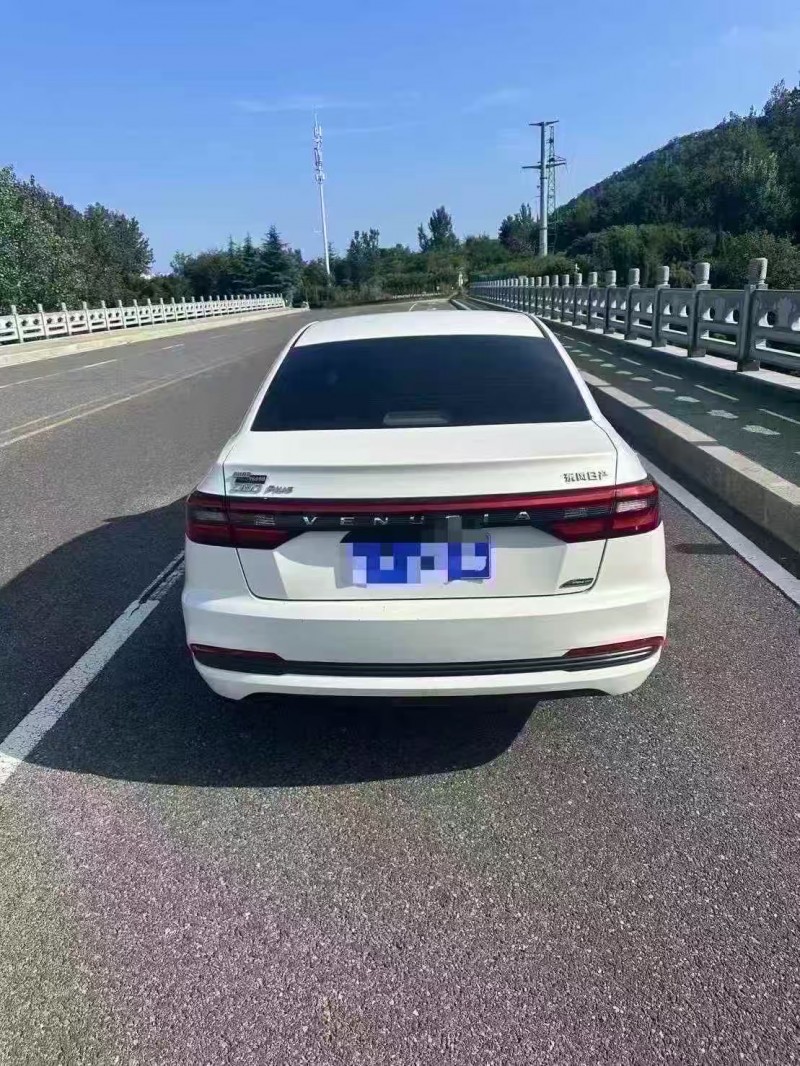 青岛22年启辰D608