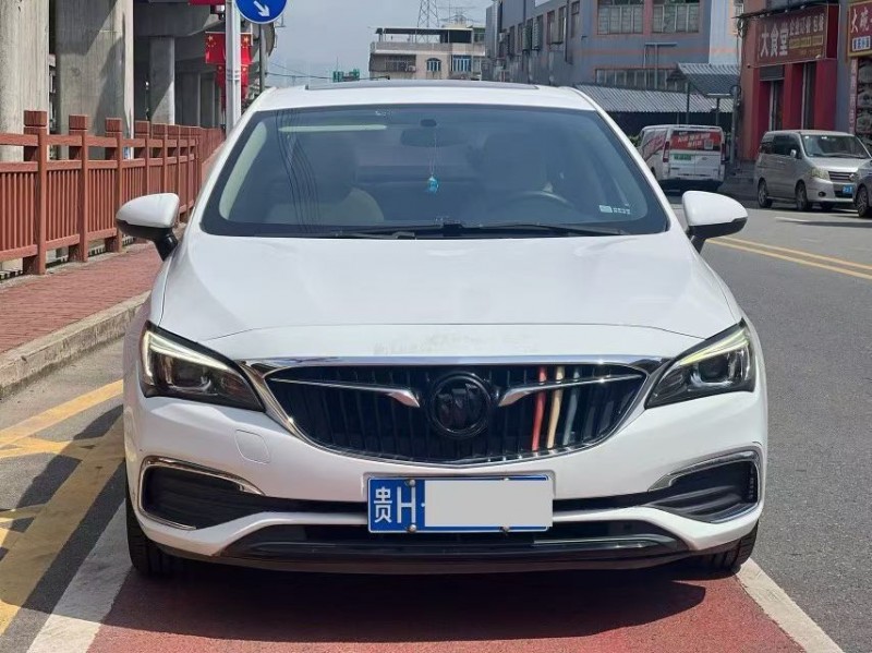 东莞18年别克威朗1