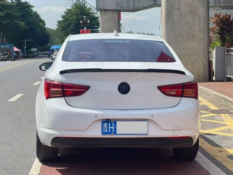 东莞18年别克威朗6