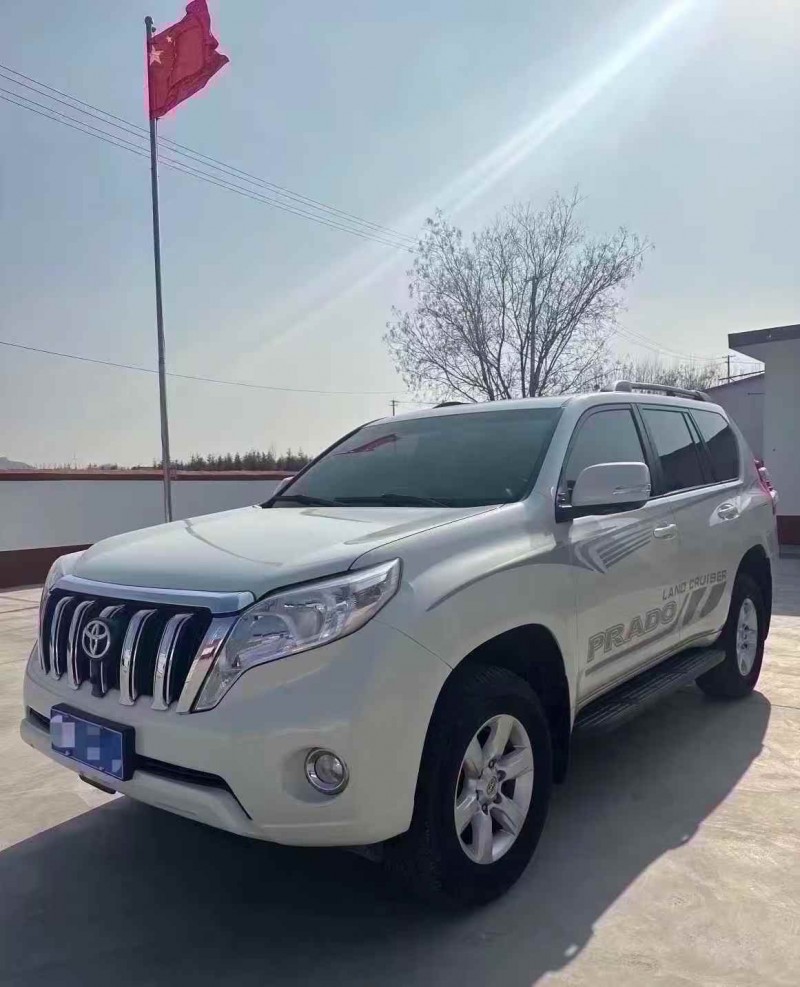 青岛17年丰田普拉多3