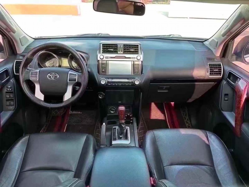 青岛17年丰田普拉多6