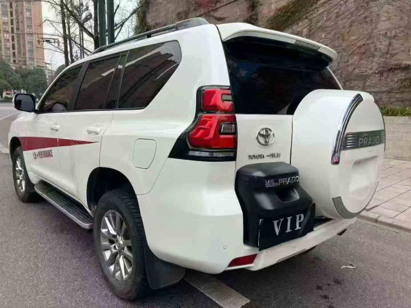 自贡18年丰田普拉多8