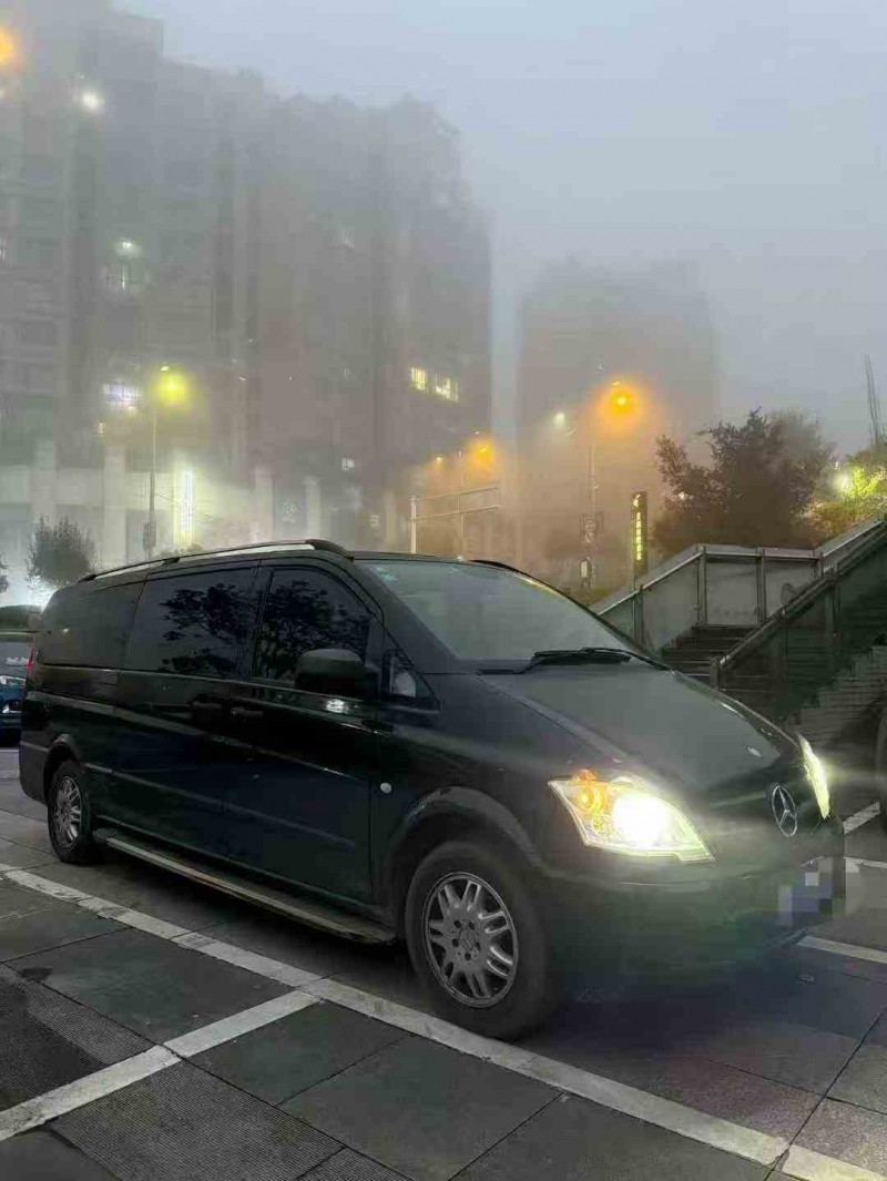 毕节15年奔驰威霆2