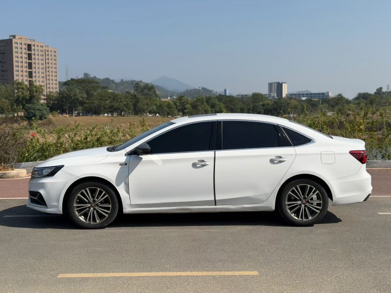 东莞20年荣威i68