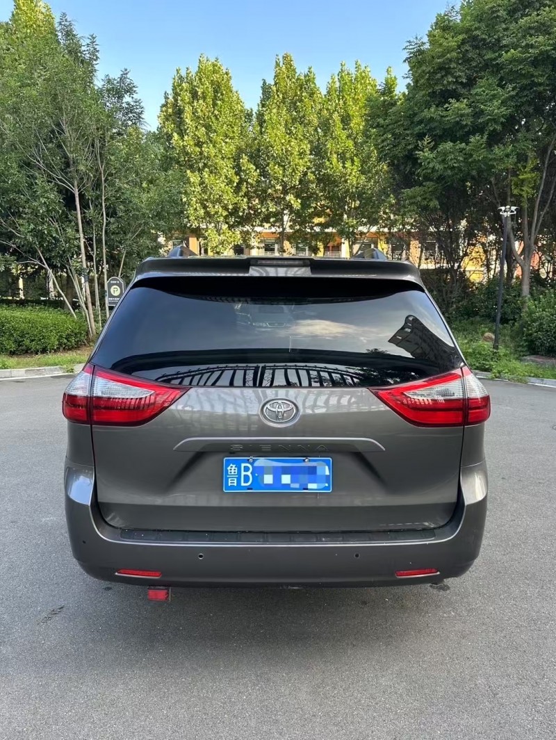 青岛19年丰田塞纳9