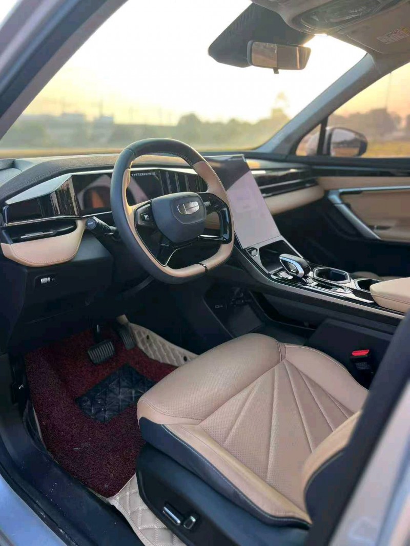 广州24年吉利博越9