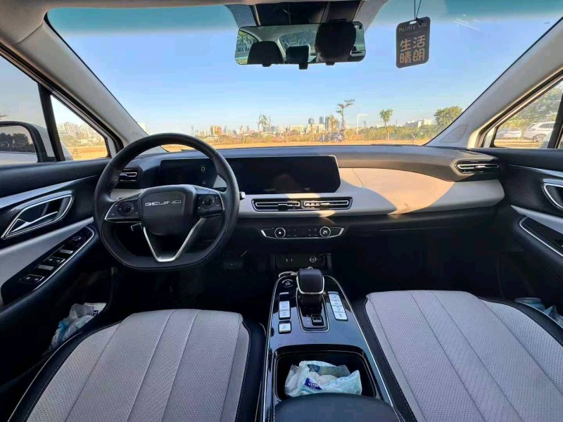 中山23年北汽新能源EU系列9