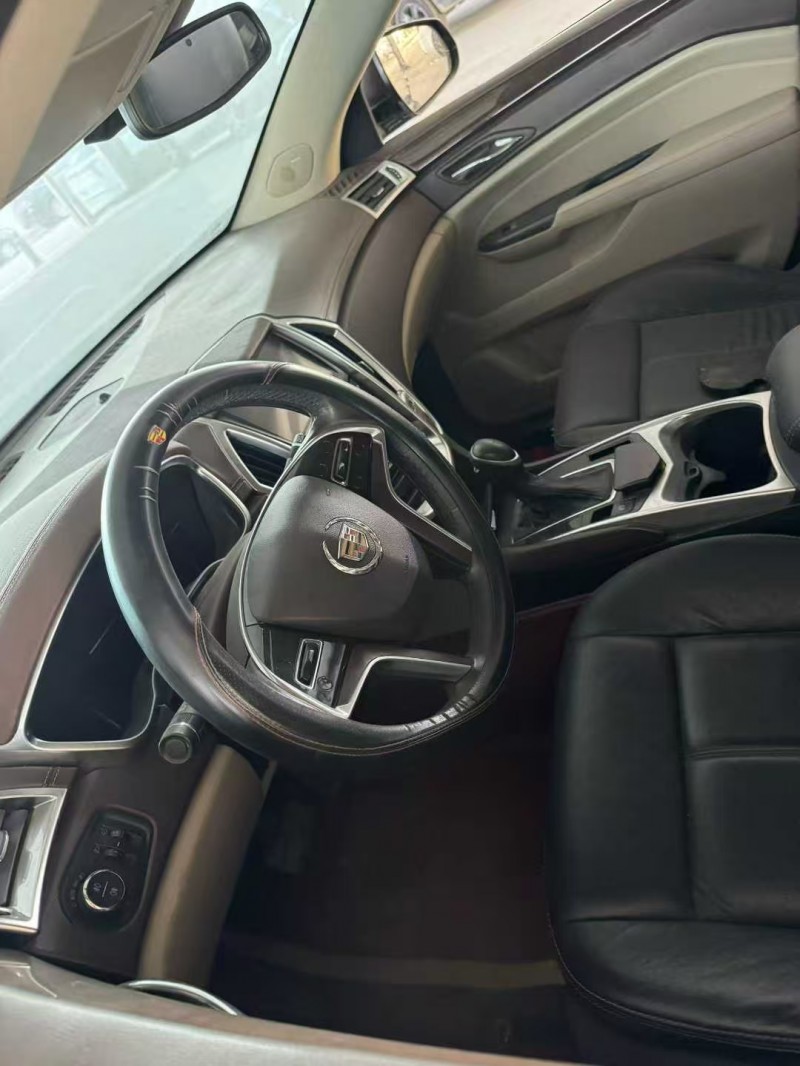 青岛16年凯迪拉克SRX5