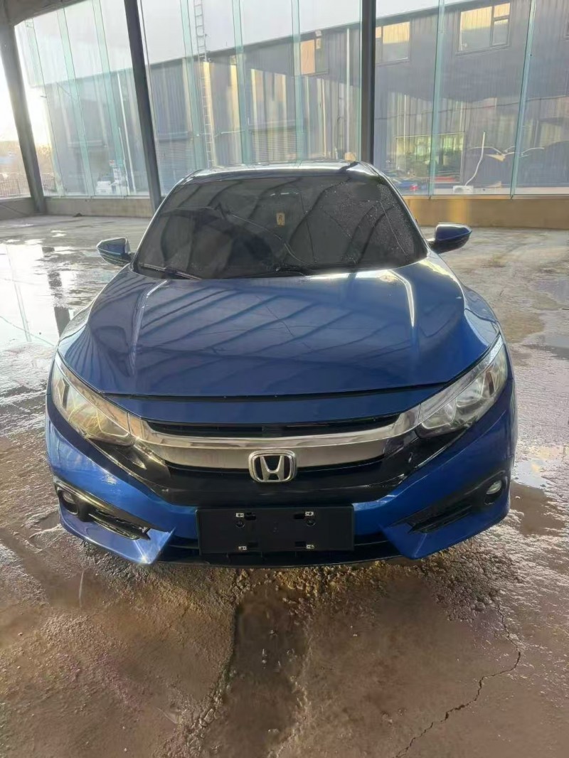 青岛19年本田思域1