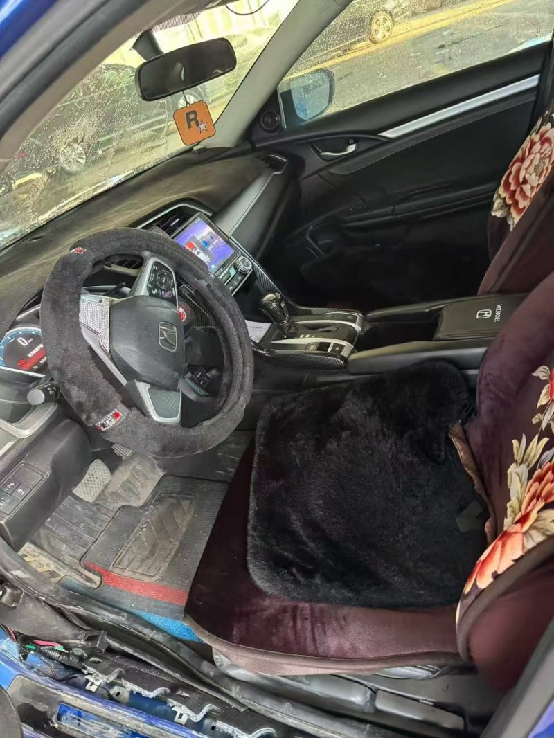 青岛19年本田思域6