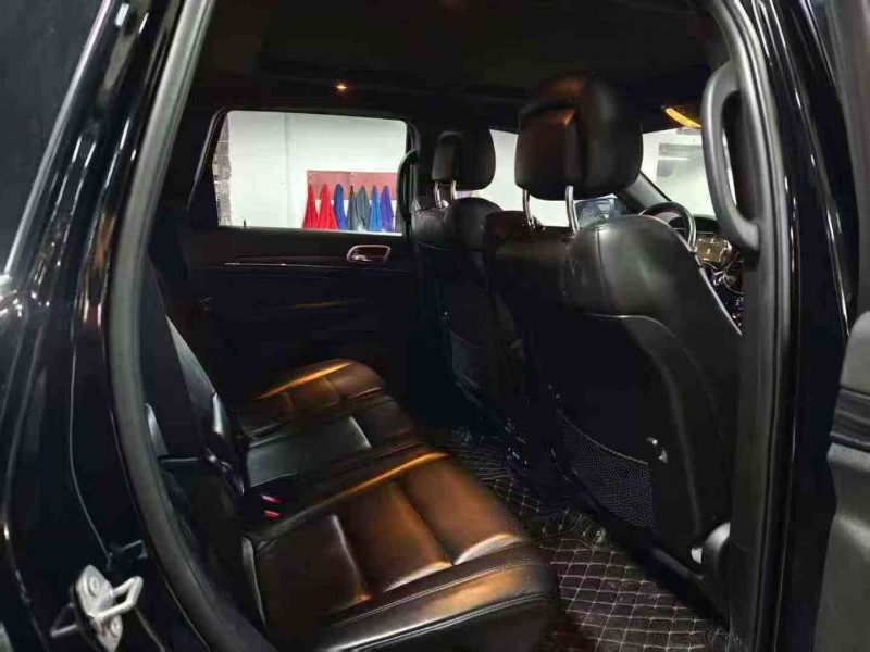 安顺21年Jeep大切诺基7