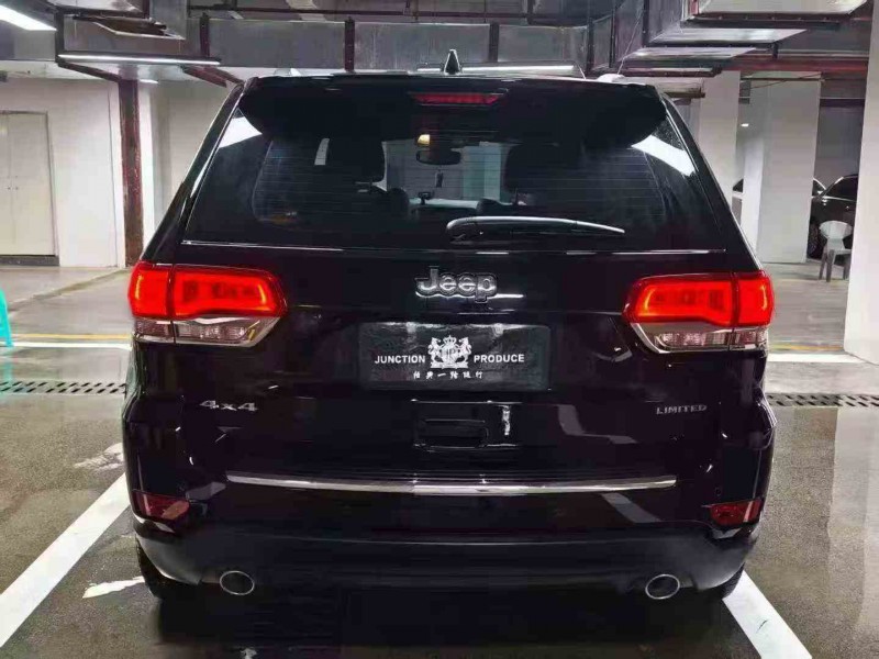 安顺21年Jeep大切诺基9