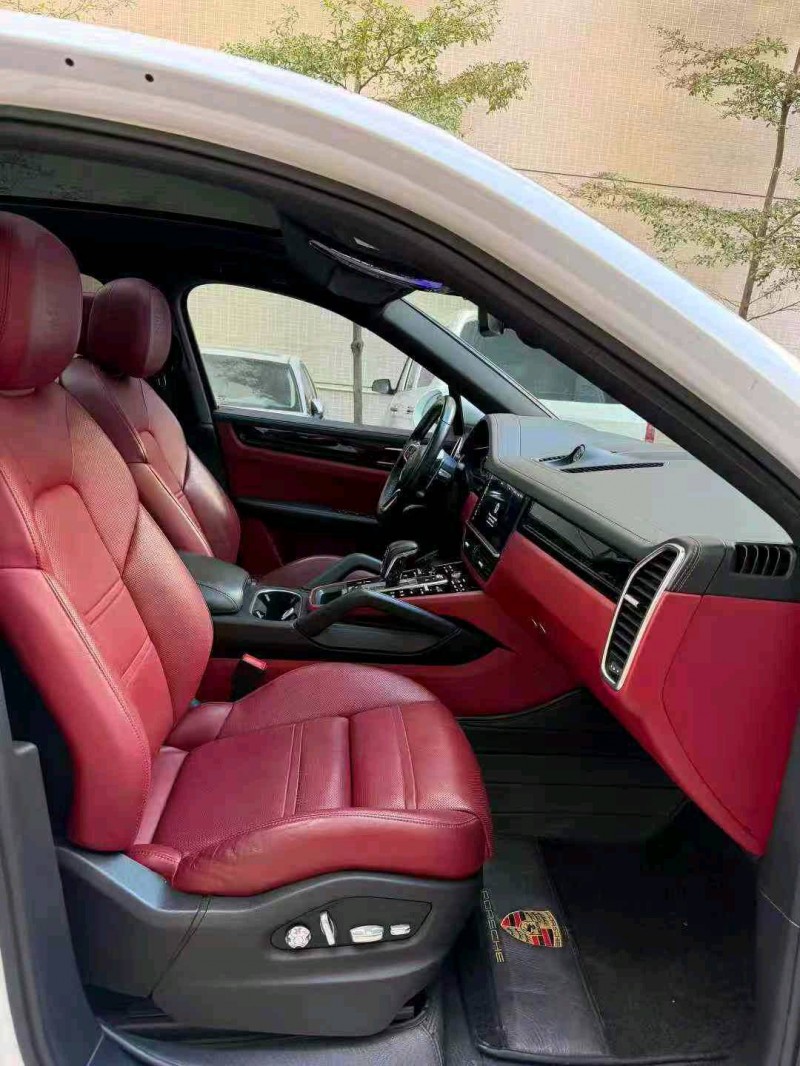 东莞20年保时捷卡宴7