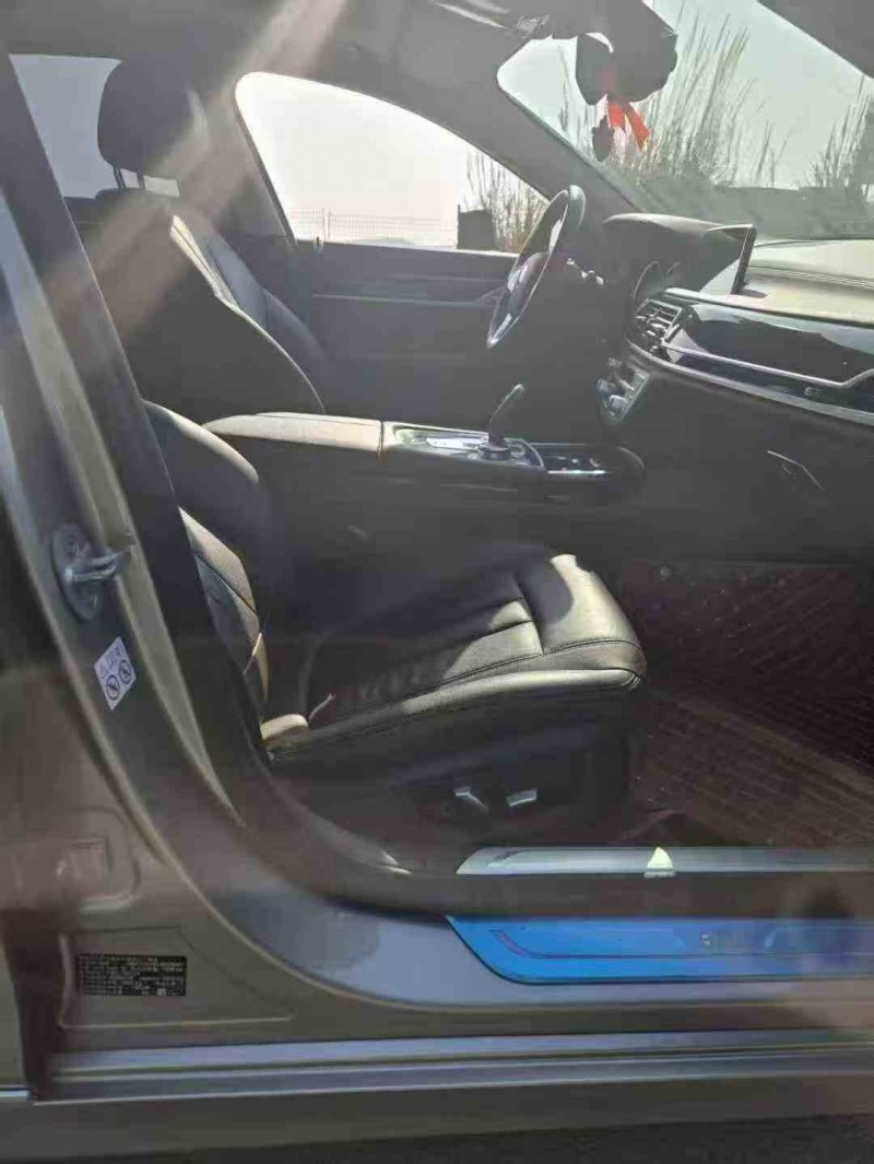 德阳18年宝马7系4