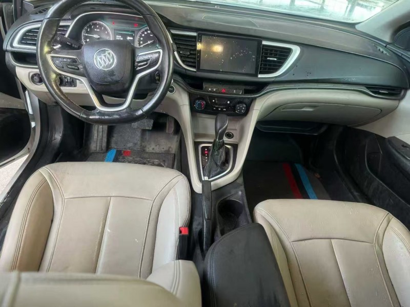 青岛18年别克英朗5