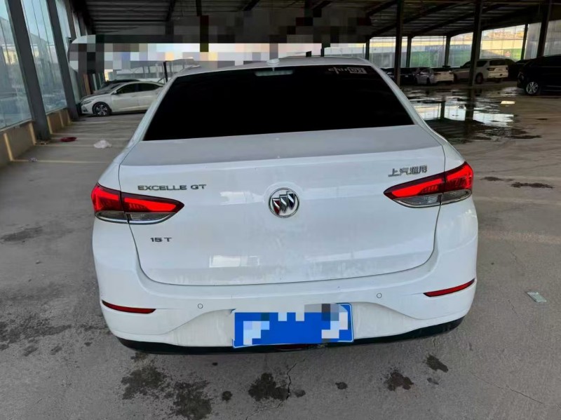 青岛18年别克英朗9