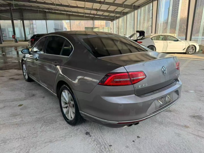 青岛16年大众迈腾8