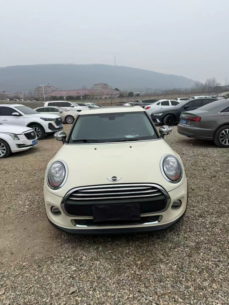 安阳18年宝马迷你1