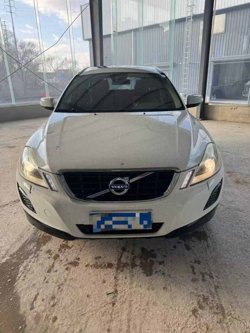 青岛13年沃尔沃XC601
