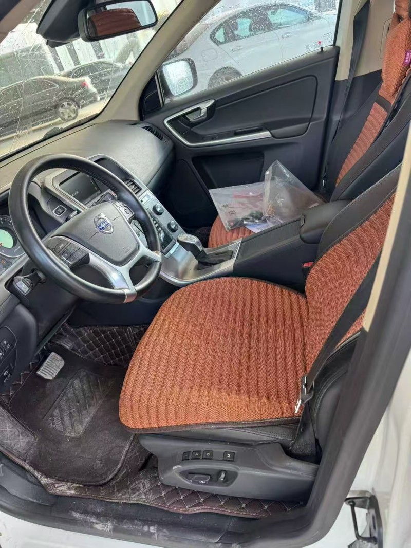 青岛13年沃尔沃XC604