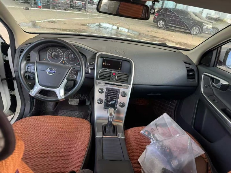 青岛13年沃尔沃XC605