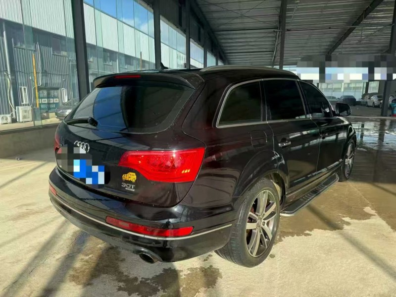 青岛11年奥迪Q77