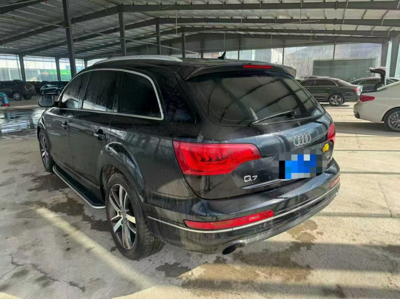 青岛11年奥迪Q78