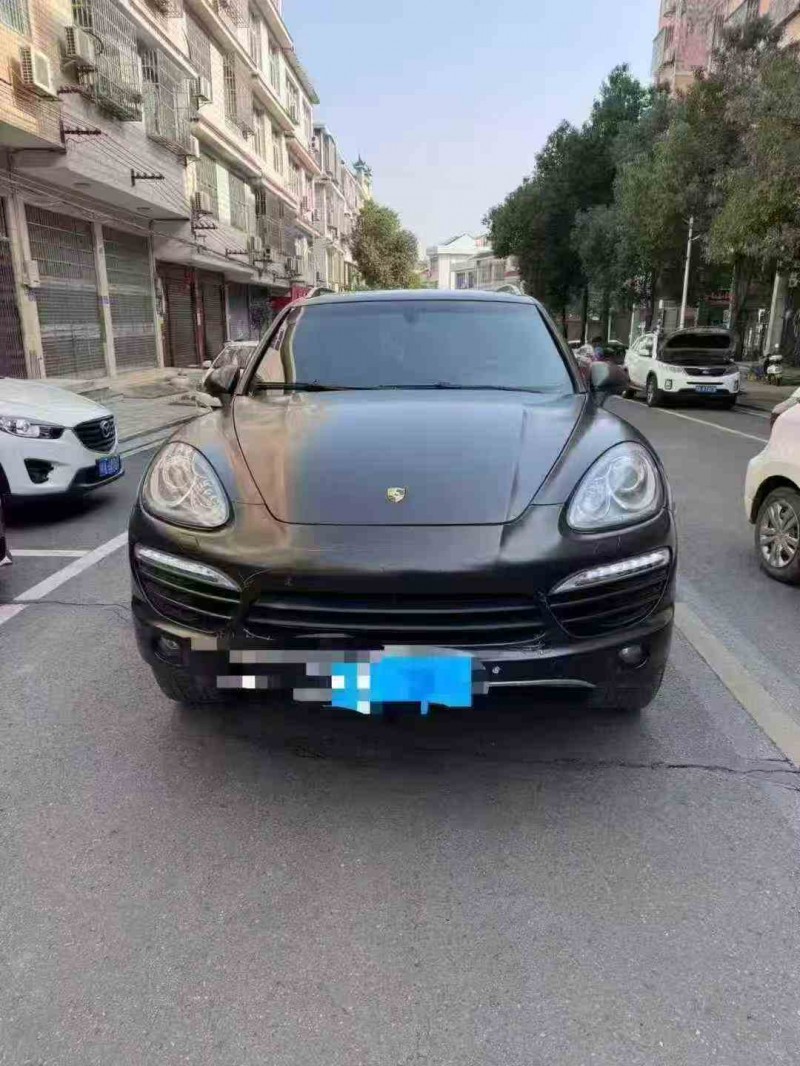 张家界14年保时捷卡宴1