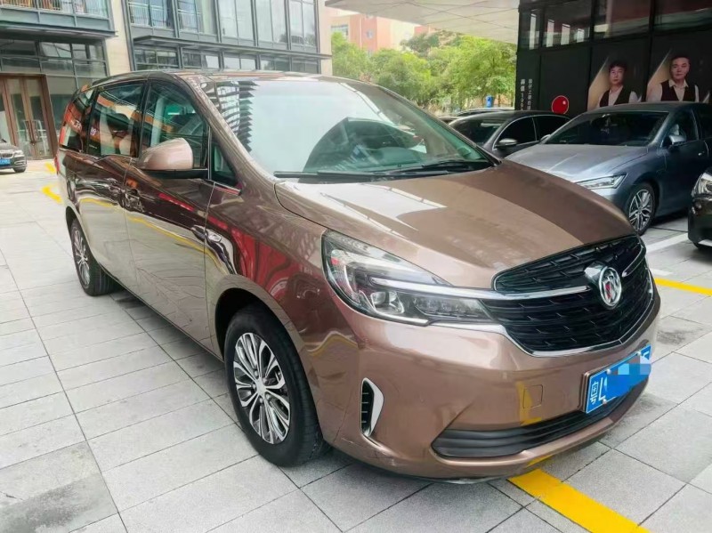 深圳21年别克GL82