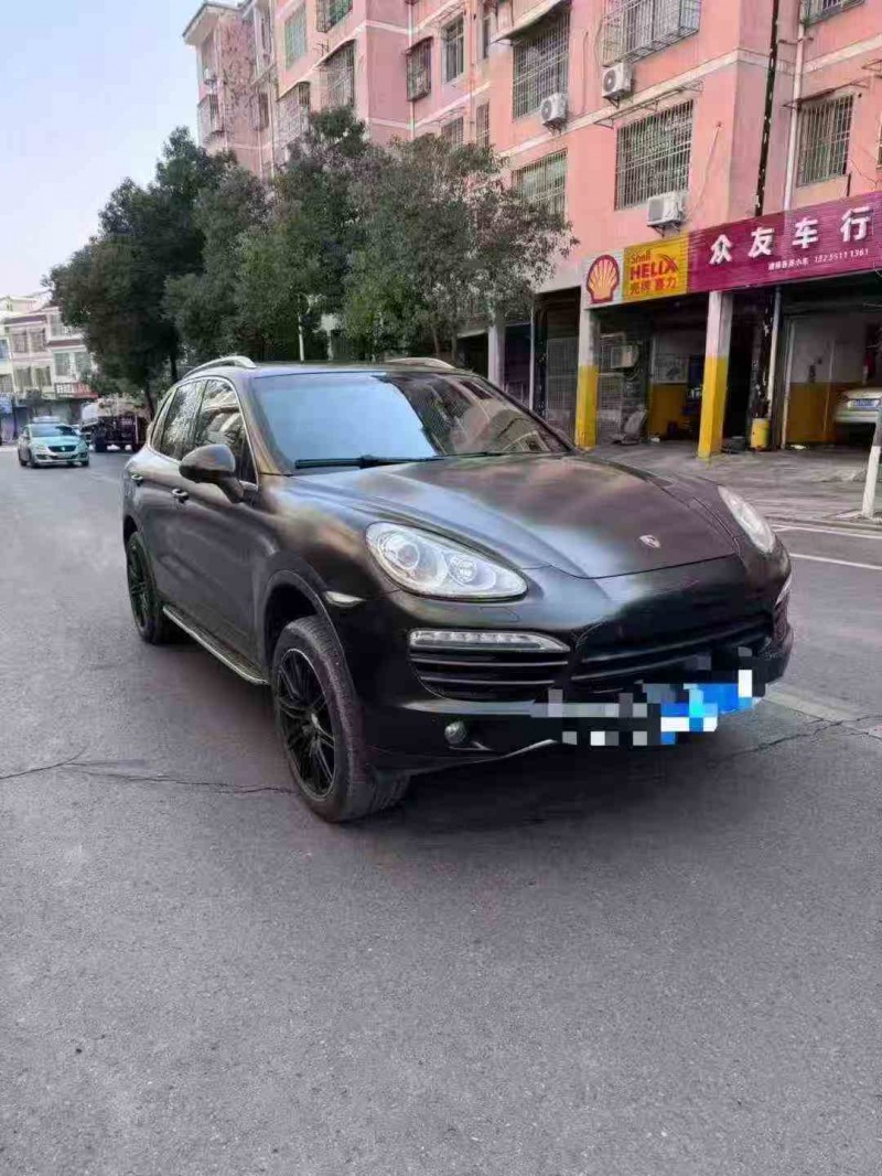 张家界14年保时捷卡宴3