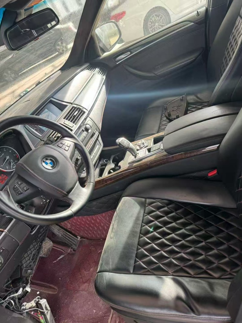 青岛11年宝马X56