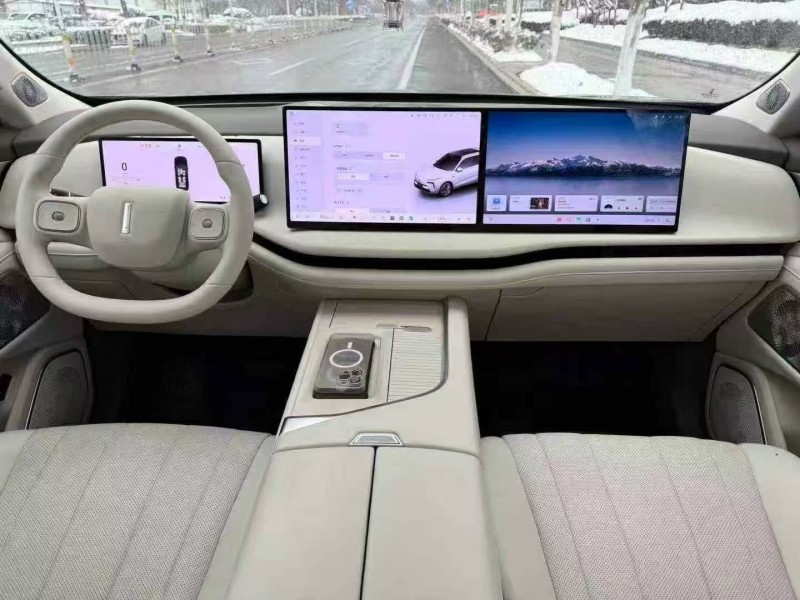 青岛25年长城汽车魏牌8