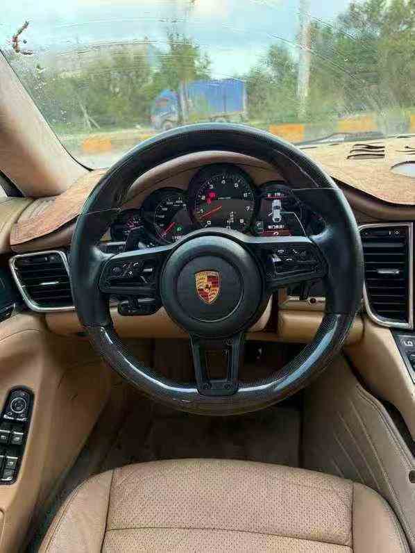 江门12年保时捷帕拉梅拉5