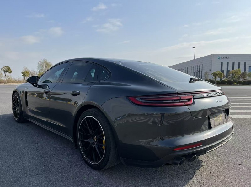 盐城16年保时捷帕拉梅拉9