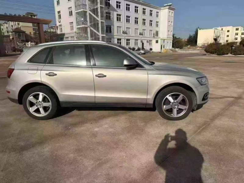 青岛16年奥迪Q54